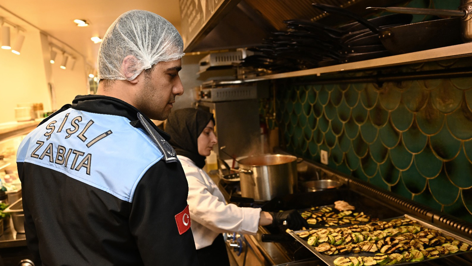 ŞİŞLİ BELEDİYESİ EKİPLERİNİN GIDA DENETİMİ TÜM HIZIYLA SÜRÜYOR